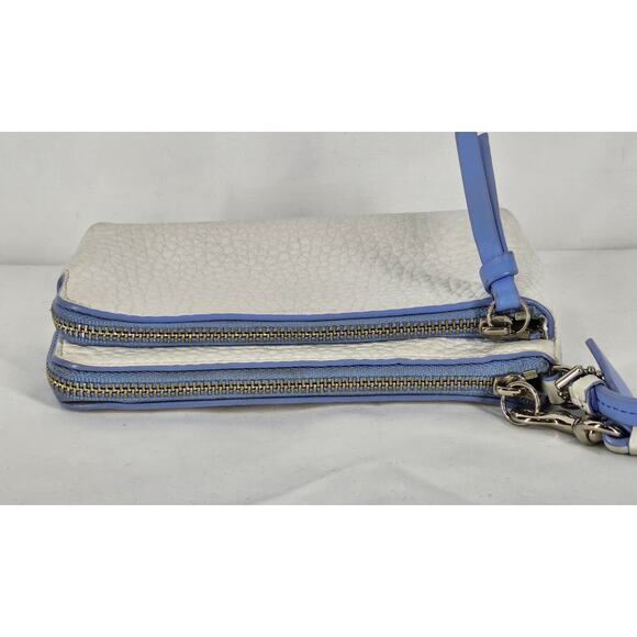 COACH WOMEN'S SMALL WHITE PEBBLE LEATHER CLUTCH/WRISTLET – 4" X 6" X 1" - Picture 4 of 10